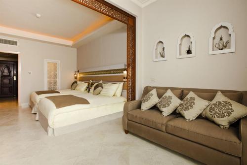 10 фото отеля Sunrise Select Arabian Beach Resort 5* 