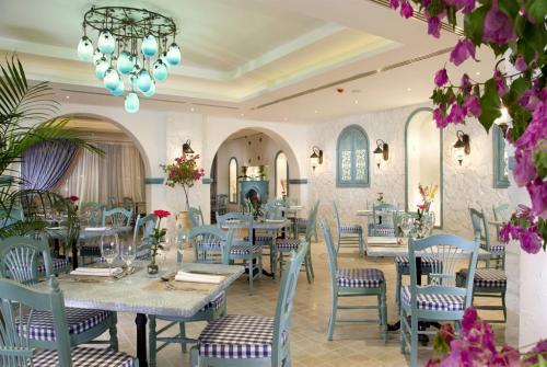 18 фото отеля Sunrise Select Arabian Beach Resort 5* 