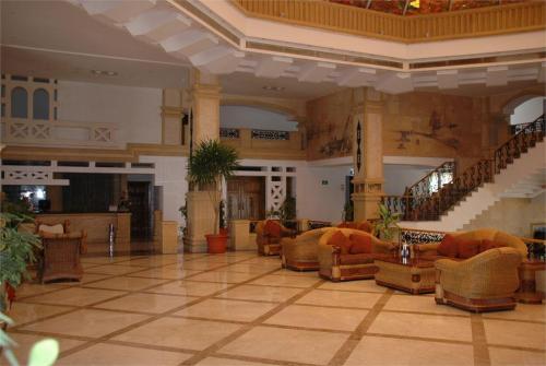 19 фото отеля Vera Club Queen Beach Resort 4* 