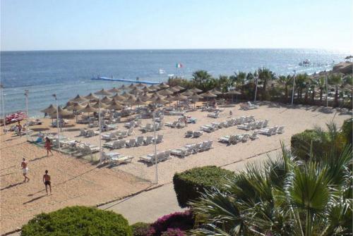 6 фото отеля Vera Club Queen Beach Resort 4* 