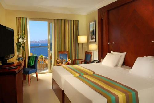 8 фото отеля Xperince Sea Breeze Resort 5* 