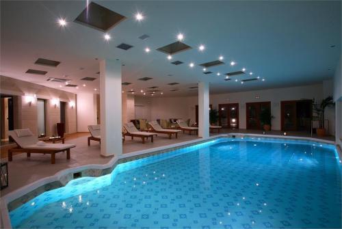 33 фото отеля Apollonia Beach Resort & Spa 5* 