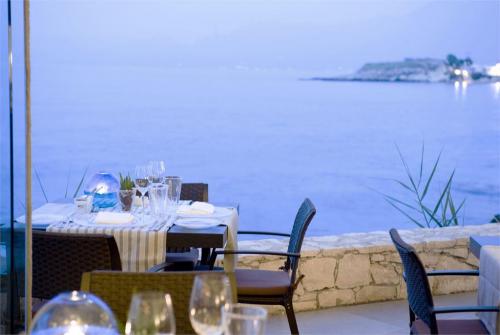 15 фото отеля Creta Maris Beach Resort 5* 