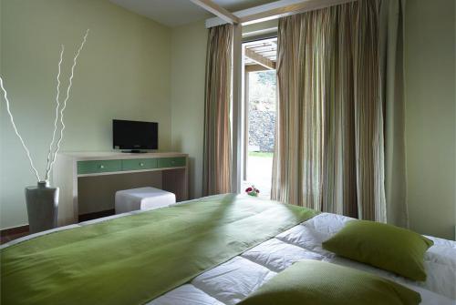 27 фото отеля Filion Suites Resort & Spa 5* 