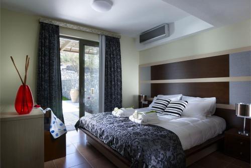 28 фото отеля Filion Suites Resort & Spa 5* 