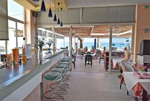 11 фото отеля Flisvos Beach Rethymno 2* 