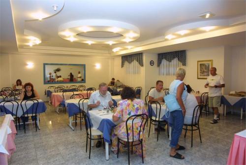 12 фото отеля Hersonisos Central Hotel 3* 