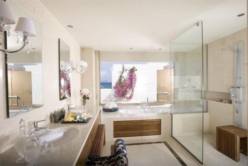 36 фото отеля Knossos Beach Bungalows & Suites 4* 