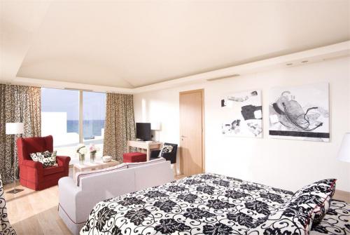 38 фото отеля Knossos Beach Bungalows & Suites 4* 