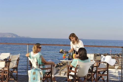 59 фото отеля Knossos Beach Bungalows & Suites 4* 