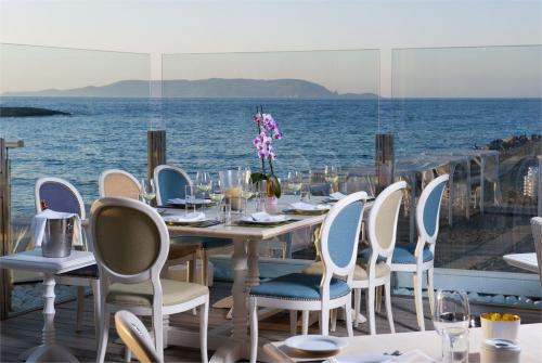68 фото отеля Knossos Beach Bungalows & Suites 4* 