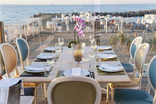 69 фото отеля Knossos Beach Bungalows & Suites 4* 