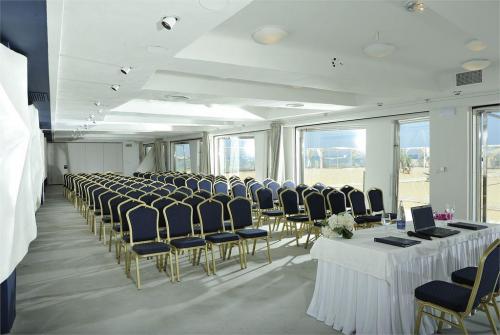 72 фото отеля Knossos Beach Bungalows & Suites 4* 