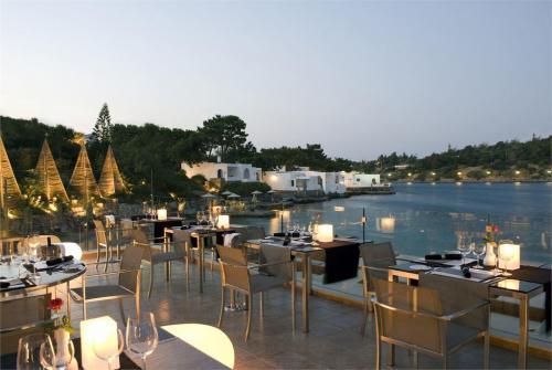 32 фото отеля Minos Beach Art Hotel 5* 