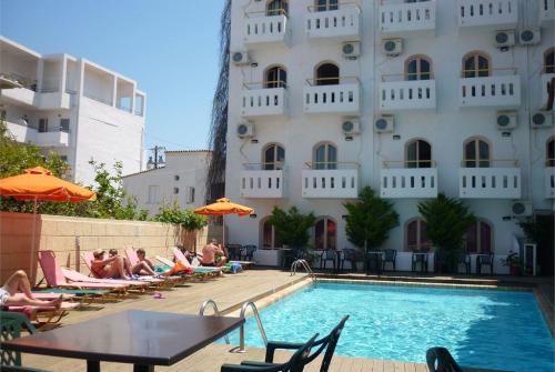 3 фото отеля Pela Maria Hotel 3* 