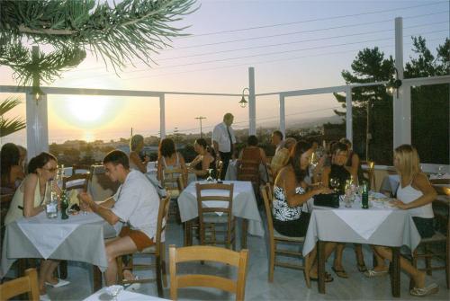 11 фото отеля Rethymno Sunset 3* 