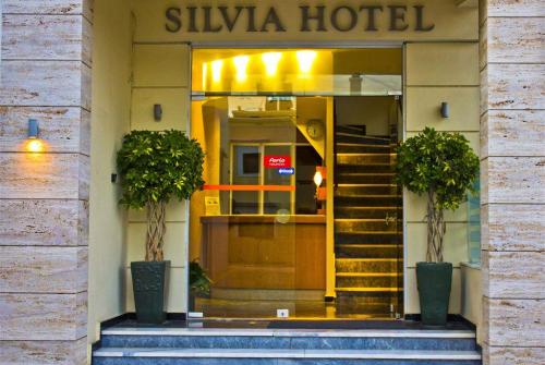 4 фото отеля Silvia Hotel 2* 