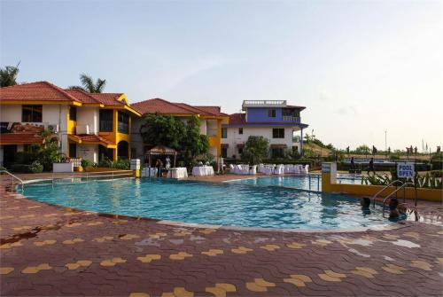 3 фото отеля Baywatch Resort 4* 