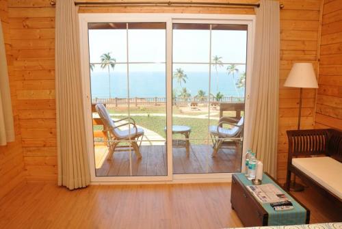 4 фото отеля Ozran Heights Beach Resort 3* 