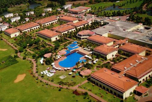 1 фото отеля The Lalit Golf & Spa Resort 5* 