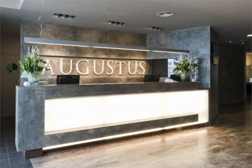 23 фото отеля Augustus 3* 