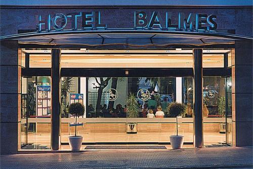 12 фото отеля Balmes 3* 
