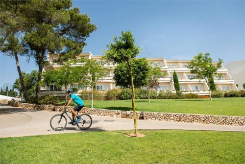 5 фото отеля Blau Porto Petro Beach Resort & Spa 5* 