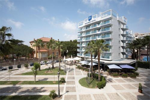 2 фото отеля Blaumar Salou 4* 