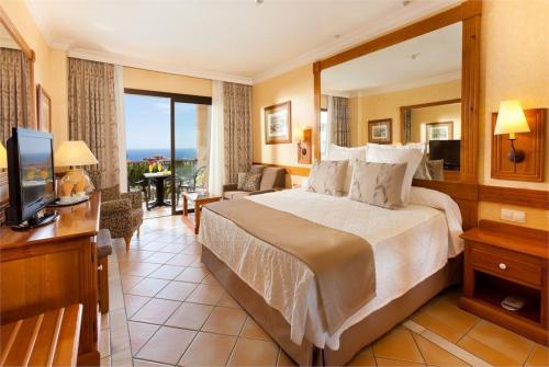 20 фото отеля Costa Adeje Gran Hotel 5* 