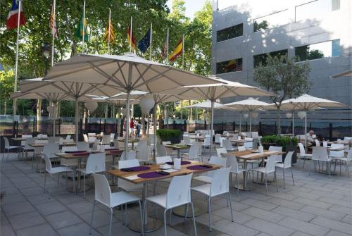 6 фото отеля Hilton Barcelona 4* 