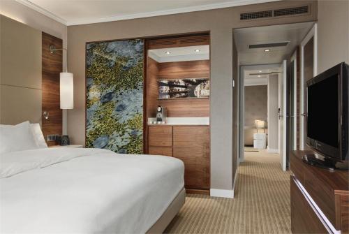 8 фото отеля Hilton Barcelona 4* 