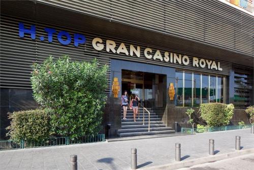 6 фото отеля Htop Casino Royal 3* 