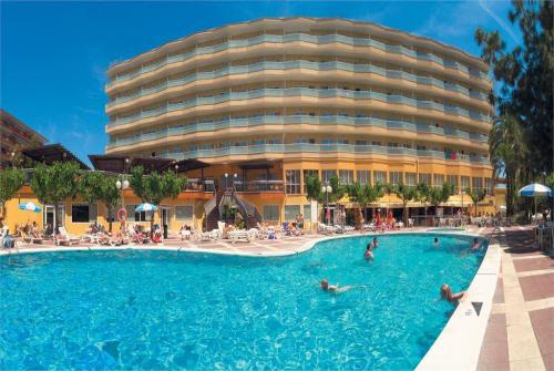 2 фото отеля Medplaya Calypso 3* 