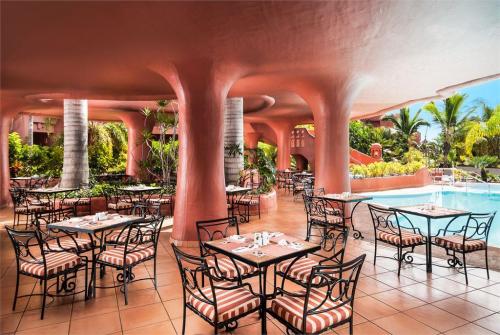 33 фото отеля Sheraton La Caleta Resort & Spa 5* 