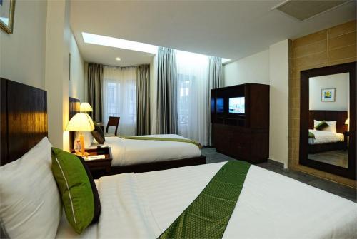 8 фото отеля Holiday Villa Nataya Hotel 4* 