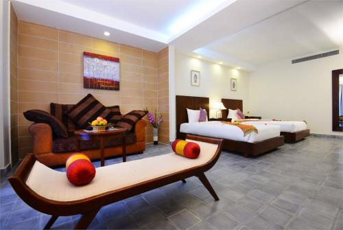 9 фото отеля Holiday Villa Nataya Hotel 4* 