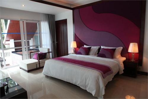 10 фото отеля Independence Hotel Resort & Spa 4* 