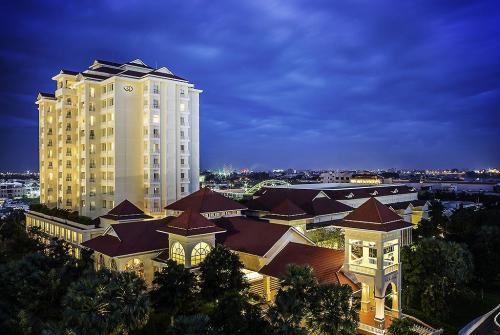 1 фото отеля Sofitel Phnom Penh Phokeethra Hotel 5* 