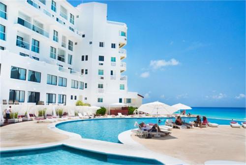 1 фото отеля Bel Air Collection & Spa Cancun 4* 