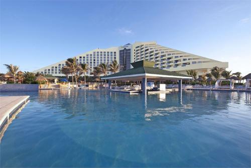 2 фото отеля Iberostar Cancun 5* 