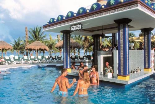 2 фото отеля Riu Yucatan 5* 