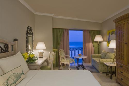 13 фото отеля Sandos Cancun Luxury Expirience Resort 5* 