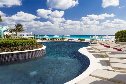 2 фото отеля Sandos Cancun Luxury Expirience Resort 5* 