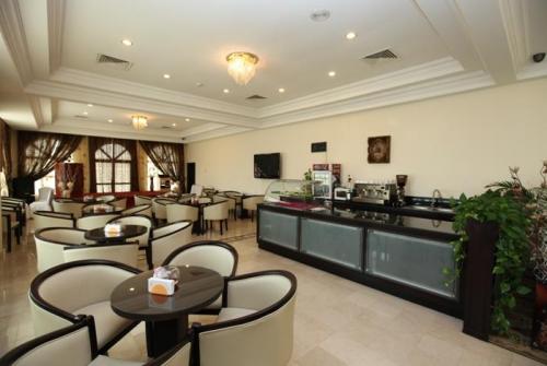 9 фото отеля Al Seef Beach Hotel 3* 