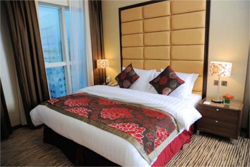 20 фото отеля Alhamra Hotel Sharjah 4* 