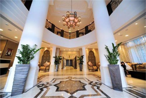5 фото отеля Alhamra Hotel Sharjah 4* 