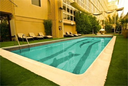 12 фото отеля Arabian Courtyard Hotel And Spa 4* 
