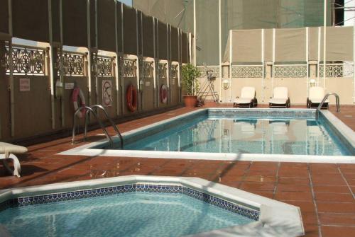 2 фото отеля Arabian Courtyard Hotel And Spa 4* 