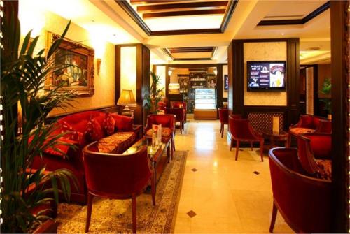 3 фото отеля Arabian Courtyard Hotel And Spa 4* 