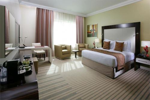 14 фото отеля Auris Plaza Hotel Al Barsha 5* 